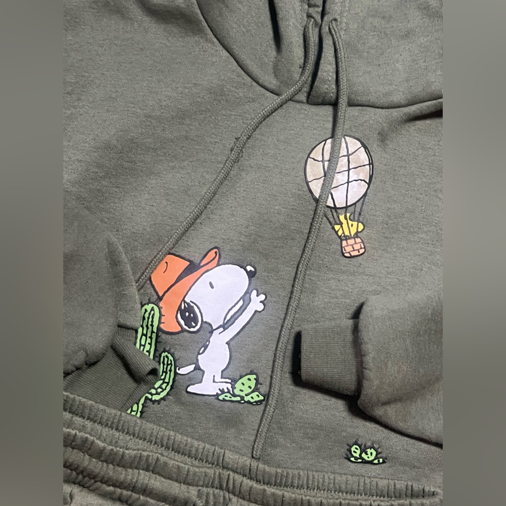 Peanuts Snoopy 2pc Hoodie & Shorts Set Olive Green Desert Motel - Picture 6 of 12